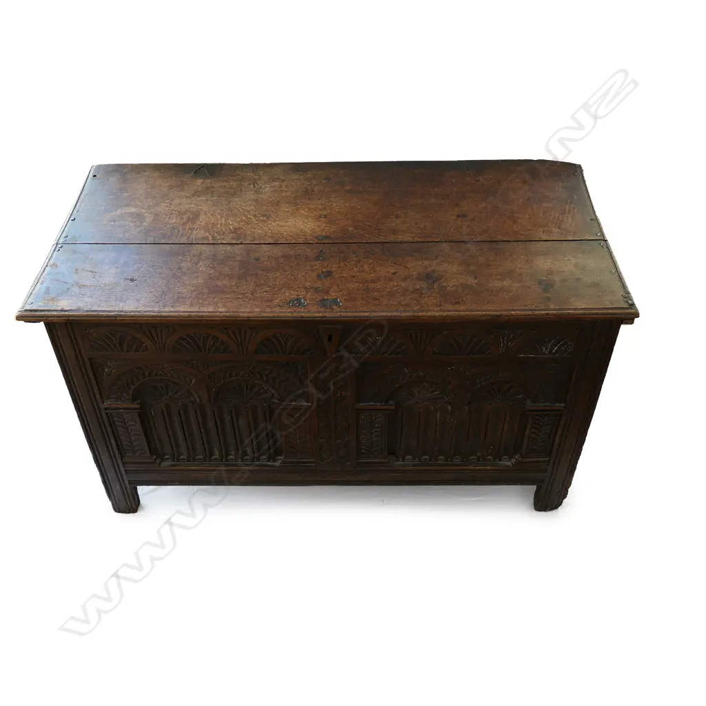 A George II/George III oak coffer Image 1++
