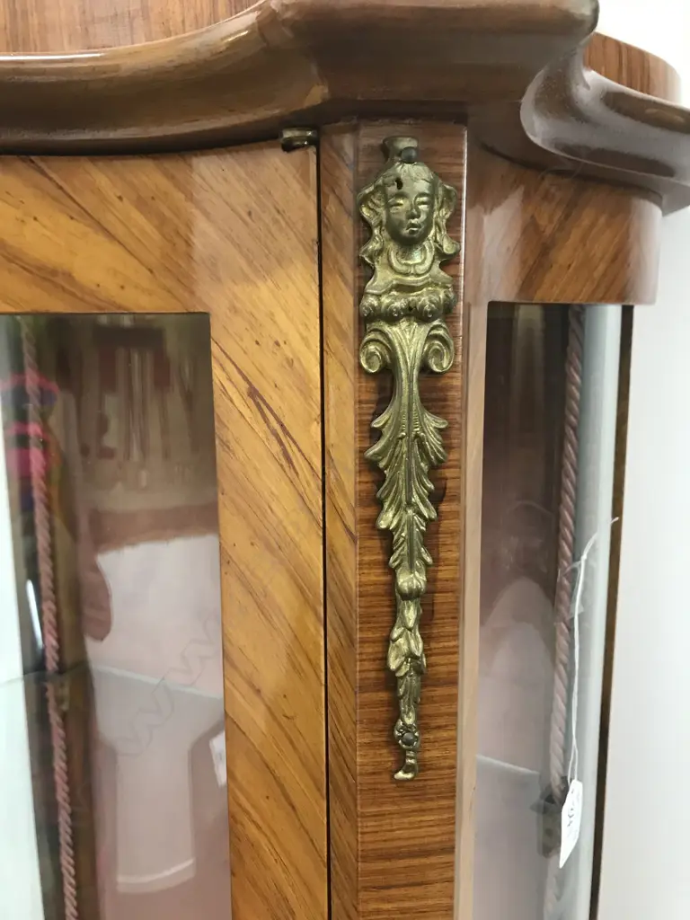 A French style small vitrine Image 1++