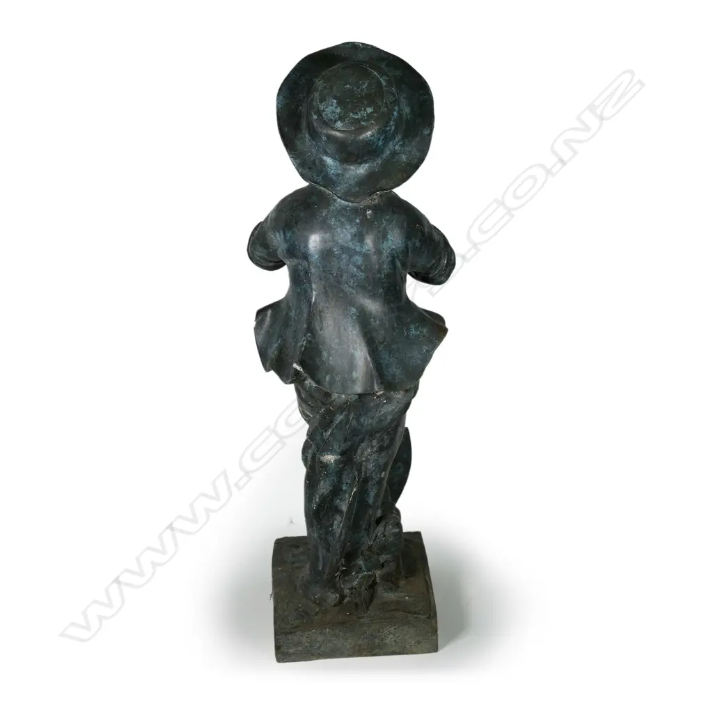 A bronze garden statue Image 1++