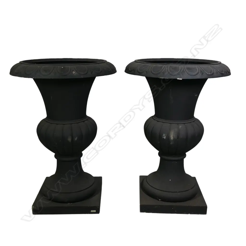 A pair of large and impressive classical style garden urns Image 1++