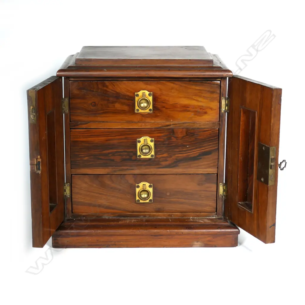 A Victorian figured walnut small collector's cabinet Image 1++