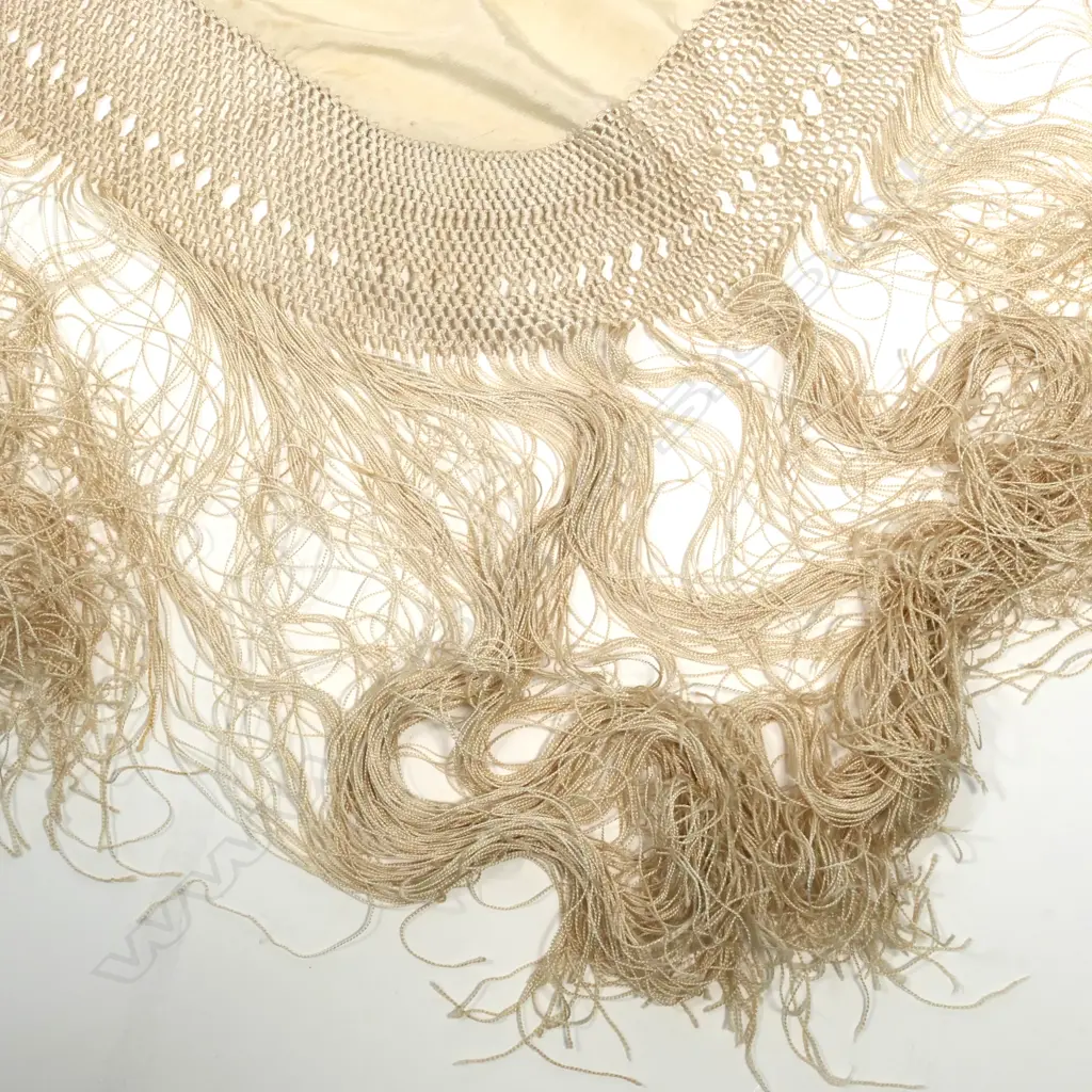 A 19thC Canton silk shawl Image 1++