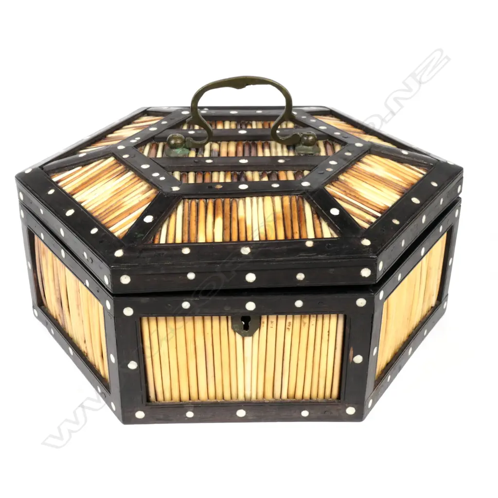 A late 19thC Ceylonese porcupine quill box Image 1++