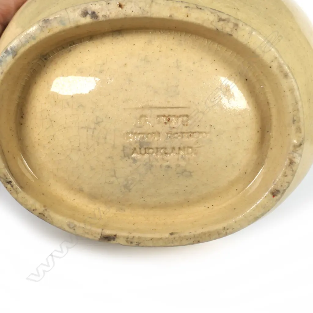 A late 19thC N.Z. colonial George Boyd pottery jelly mould Image 1++
