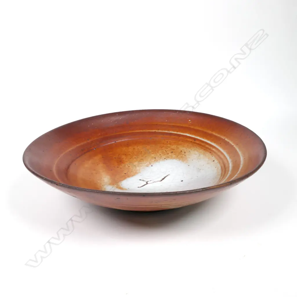 Len Castle shino glazed shallow bowl Image 1++