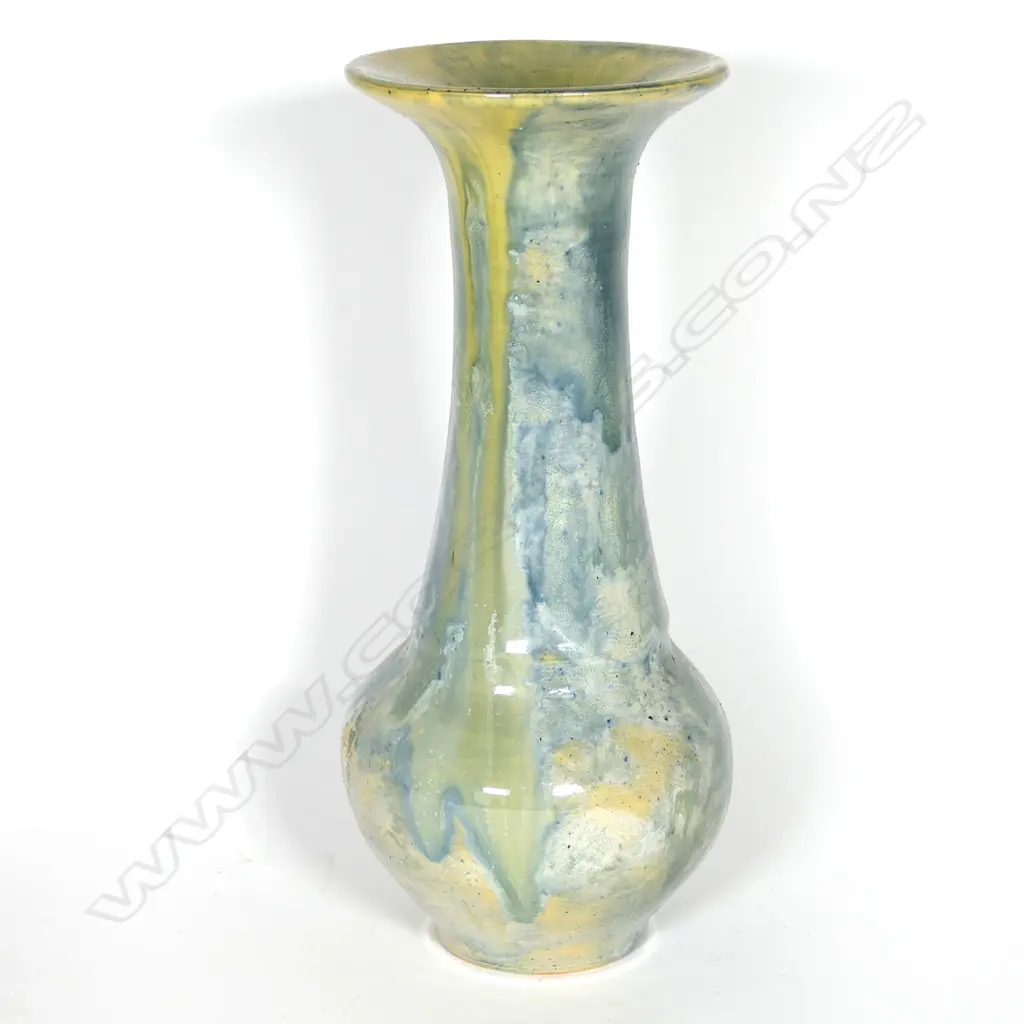 A good Briar Gardner tall vase Image 1++