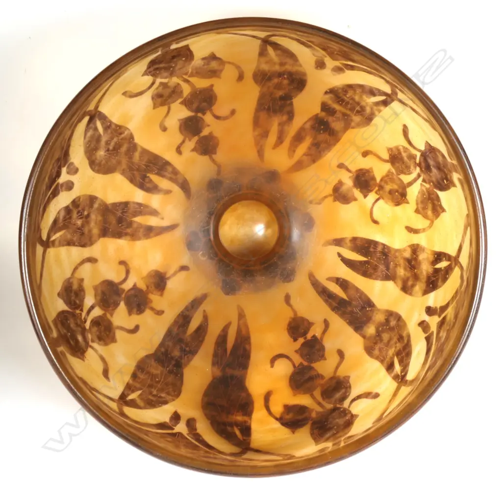 An impressive early 1900s ‘Le Verre Française’ cameo art glass bowl Image 1++