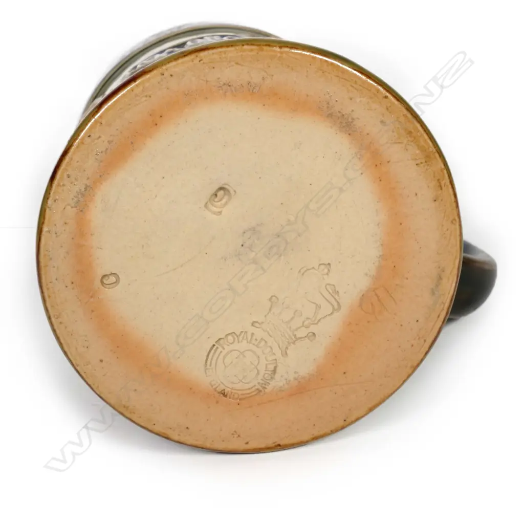 A Royal Doulton mottled salt glazed mug Image 1++