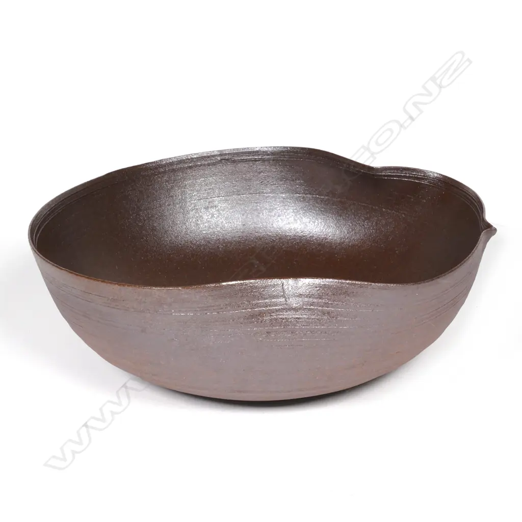 A Japanese Bizen pottery fine bowl Image 1++