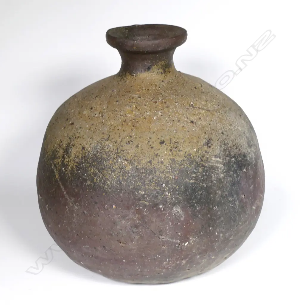 A Japanese Bizen studio pottery vase Image 1++