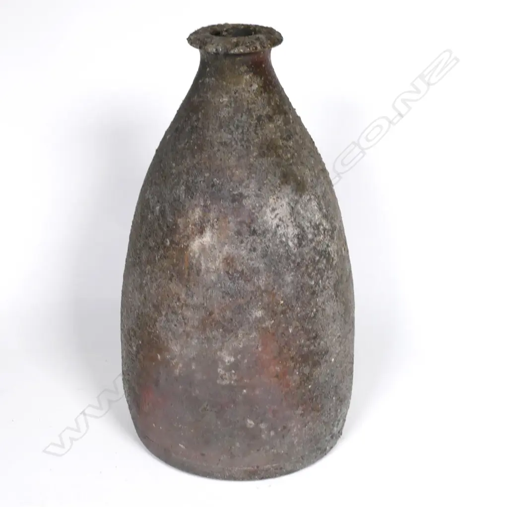 A Japanese Bizen studio pottery specimen vase Image 1++