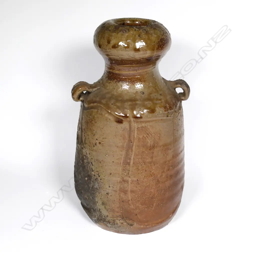 A Japanese Bizen studio pottery vase Image 1++
