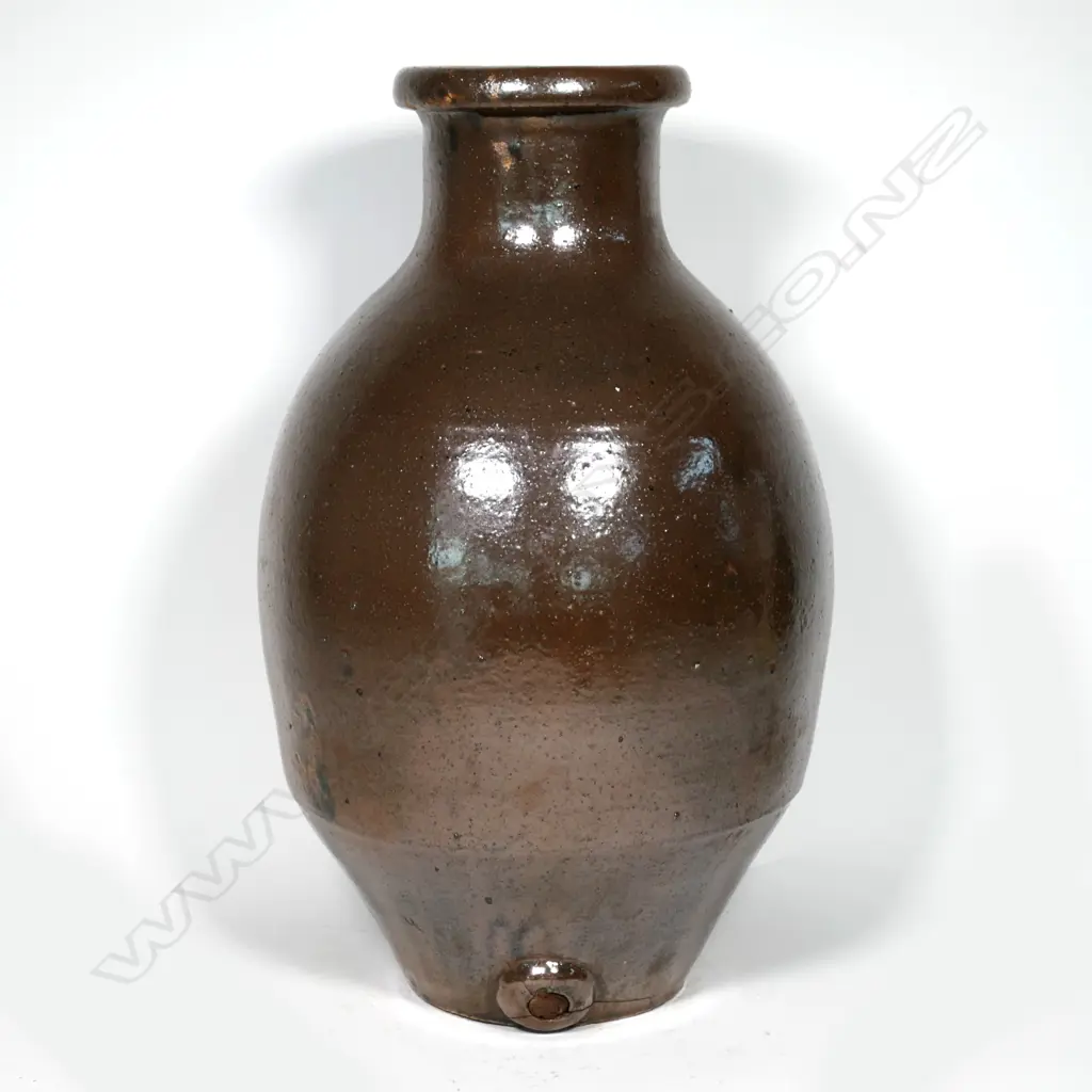 A large Japanese Echizen ware storage jar Image 1++