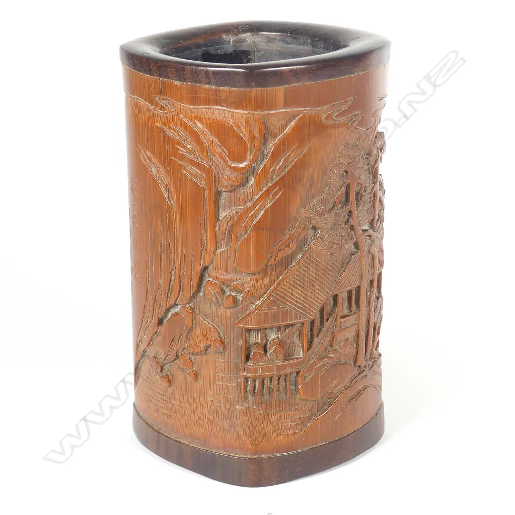A fine bamboo section carved brush pot Image 1++