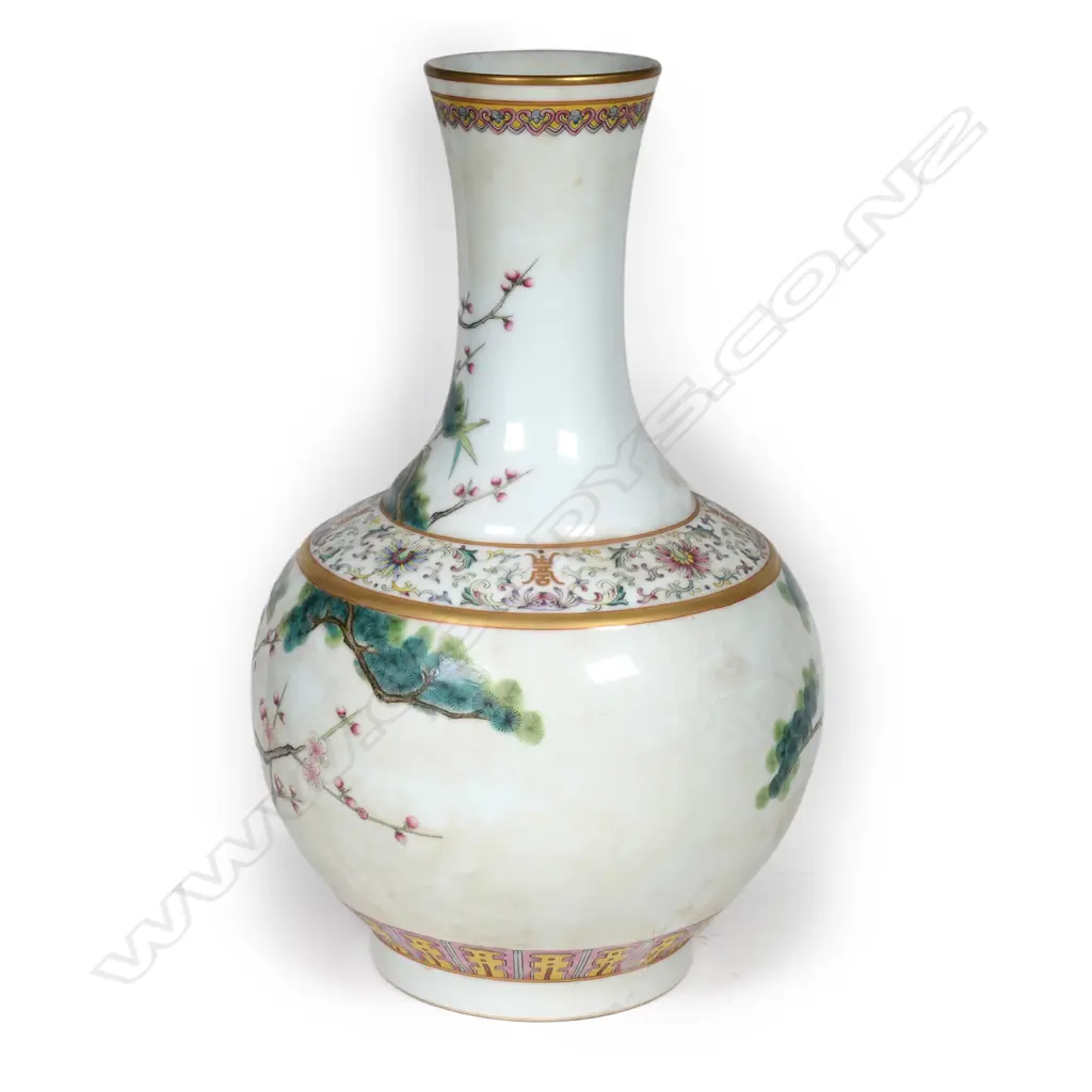A Chinese porcelain bottle vase Image 1++