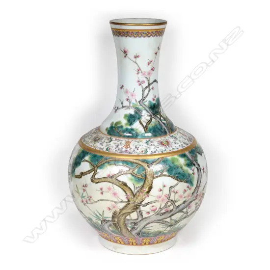 A Chinese porcelain bottle vase
