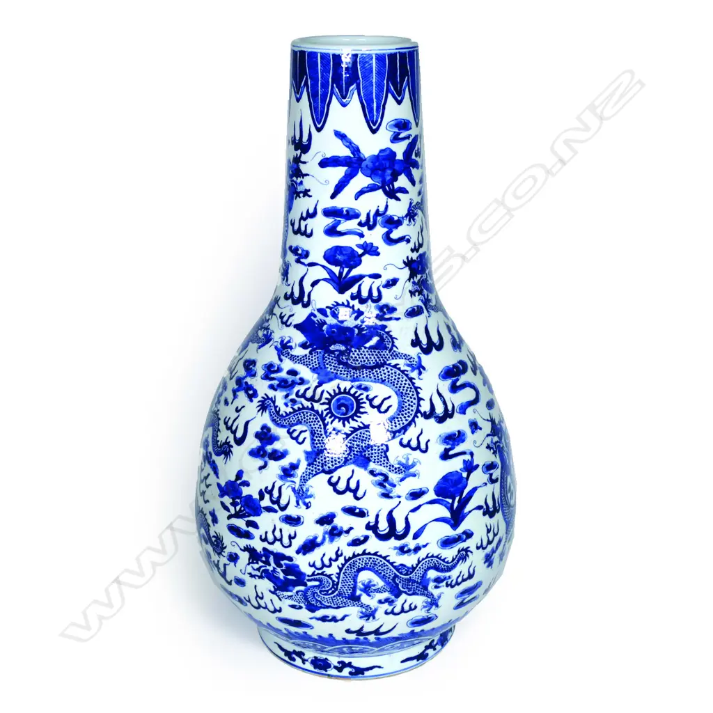 A large Chinese blue and white ovoid vase Image 1++