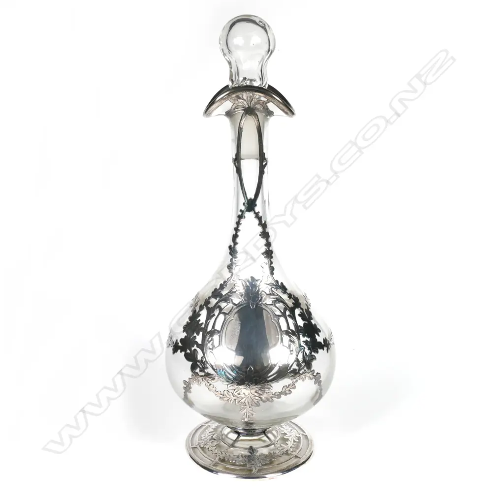 An Edwardian silver and glass 'Eau de Toilette' bottle Image 1++