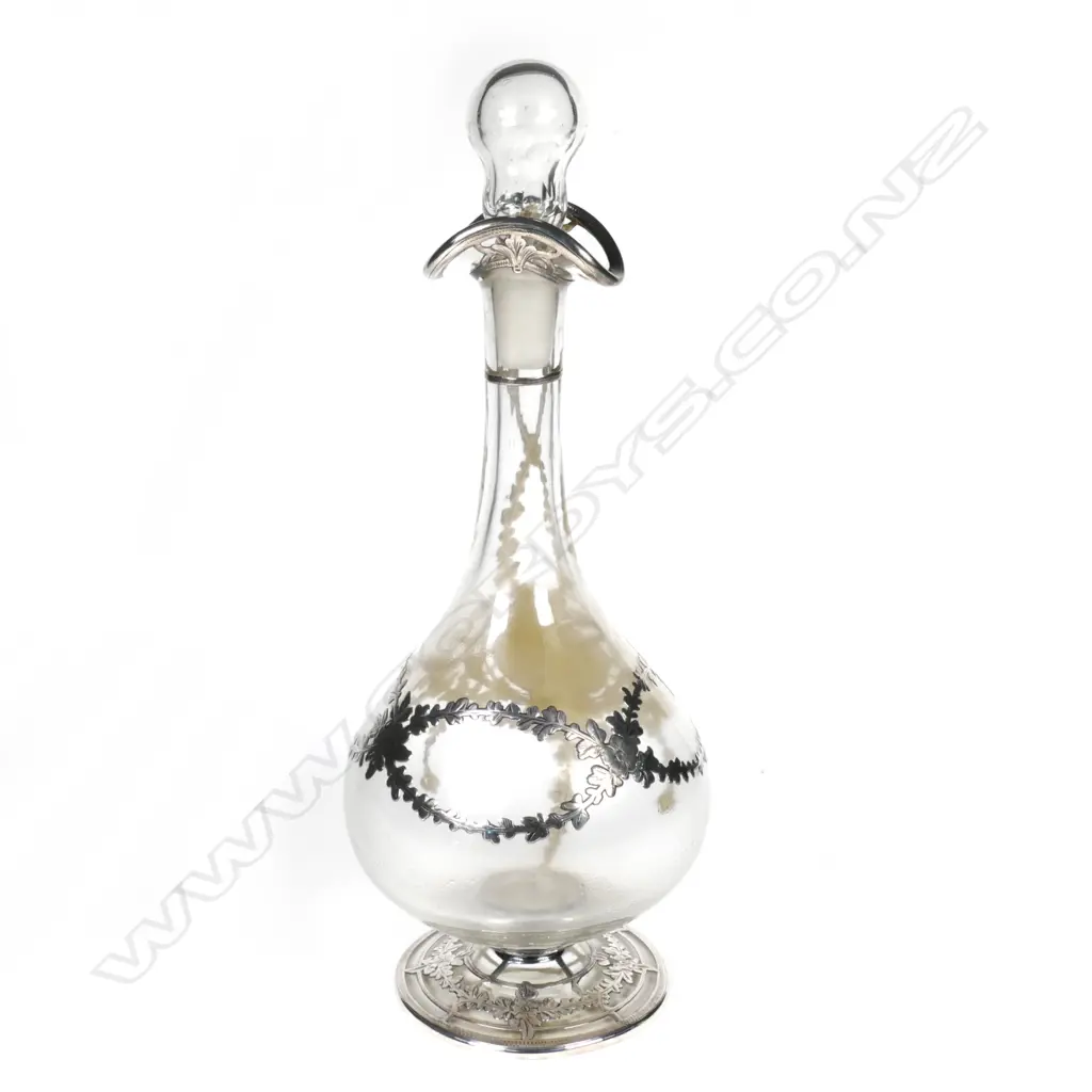 An Edwardian silver and glass 'Eau de Toilette' bottle Image 1++