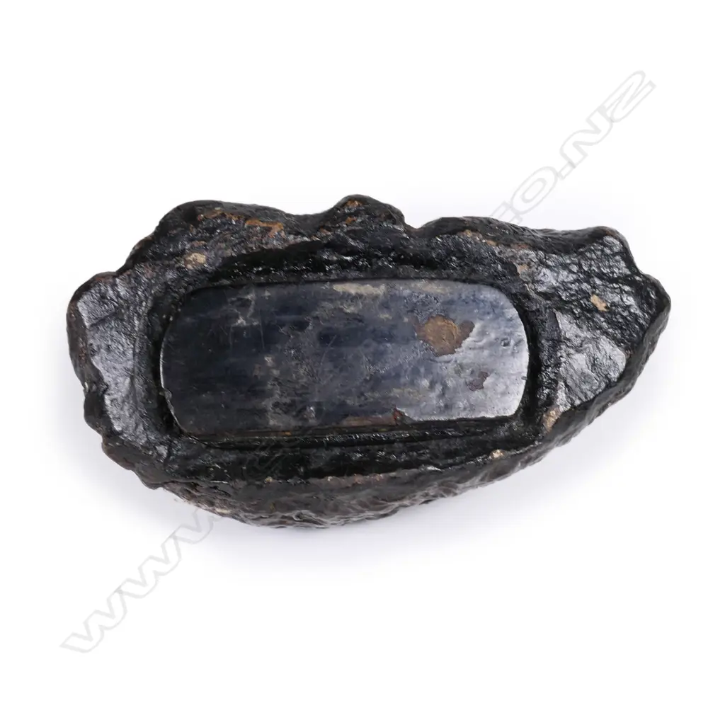 A late Georgian papier-mâché snuff box Image 1++