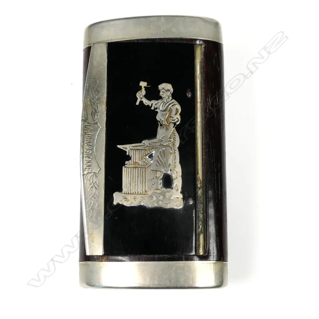 A French rosewood and silver plate snuff box Image 1++