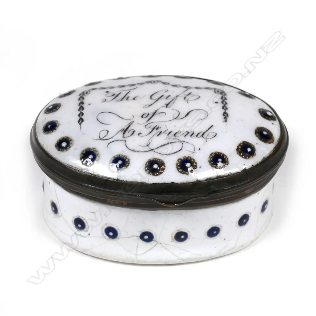 A Georgian Bilston style enamel patch box Image 1++