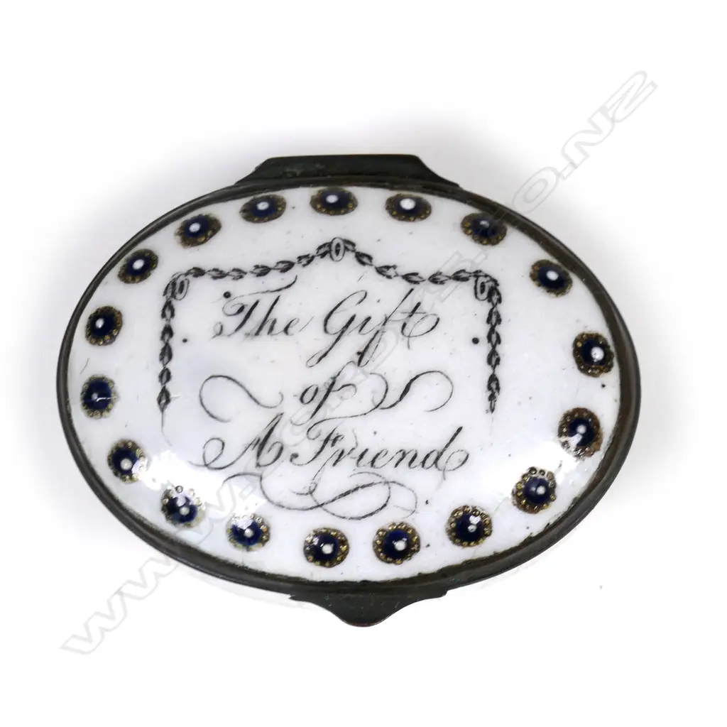 A Georgian Bilston style enamel patch box Image 1++