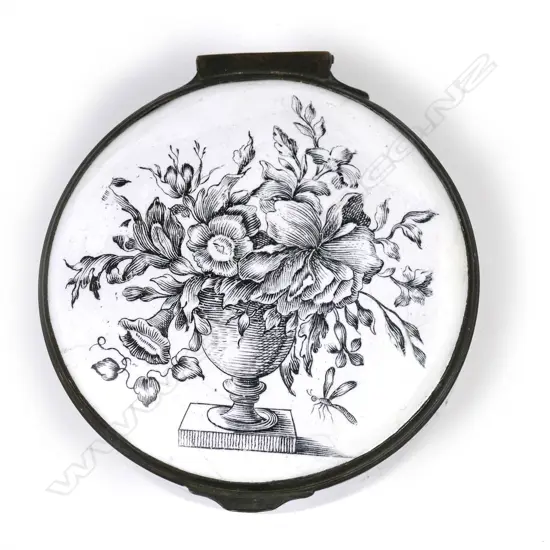 A Georgian Bilston style enamel bonbonniere