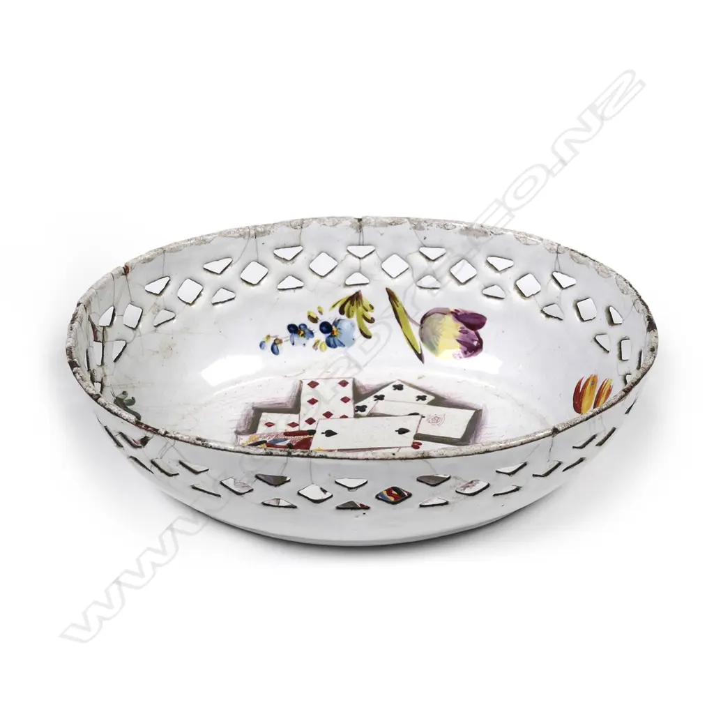 A small enamel dish Image 1++
