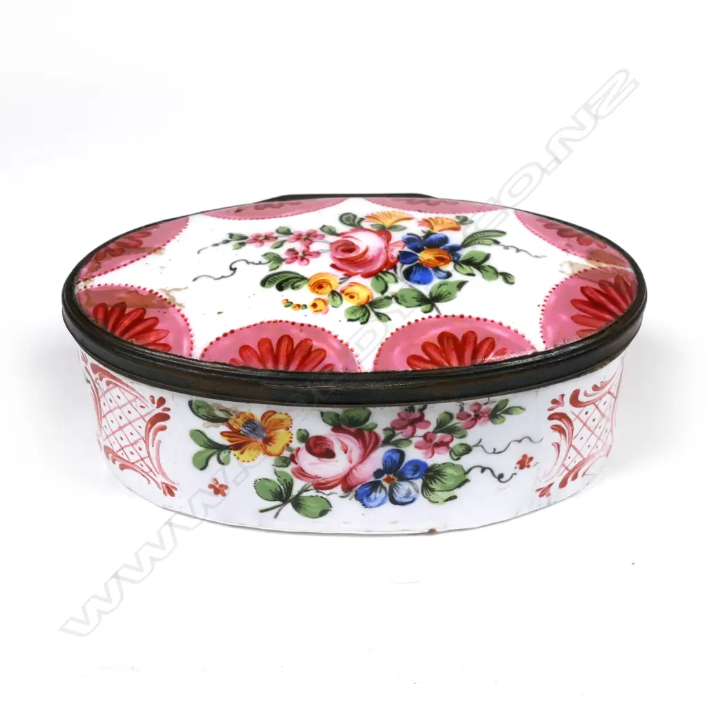 A Georgian Bilston style enamel bonbonniere Image 1++