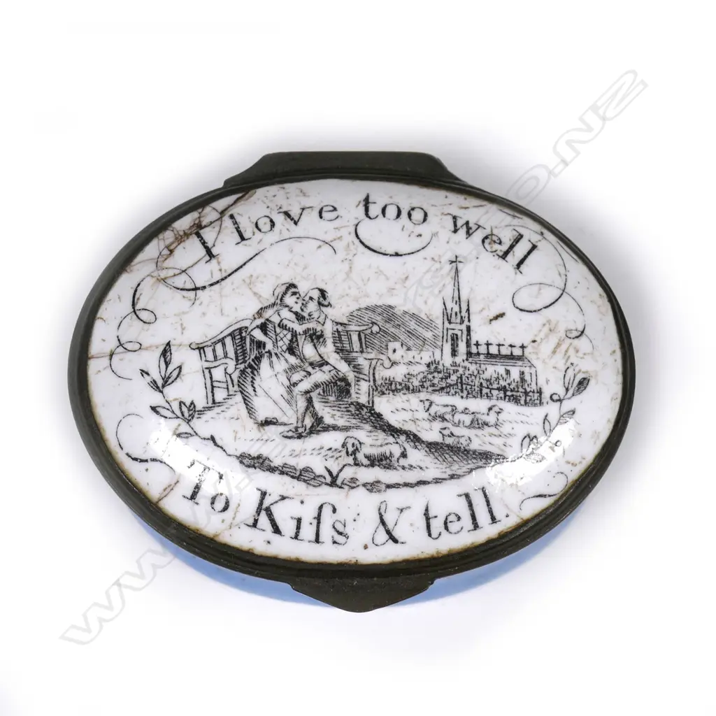 A Georgian Bilston style enamel patch box Image 1++