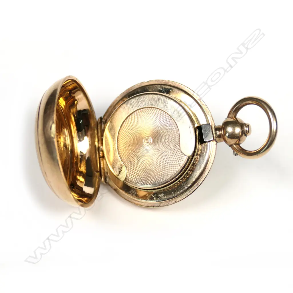 An Edwardian gold-plated sovereign case Image 1++