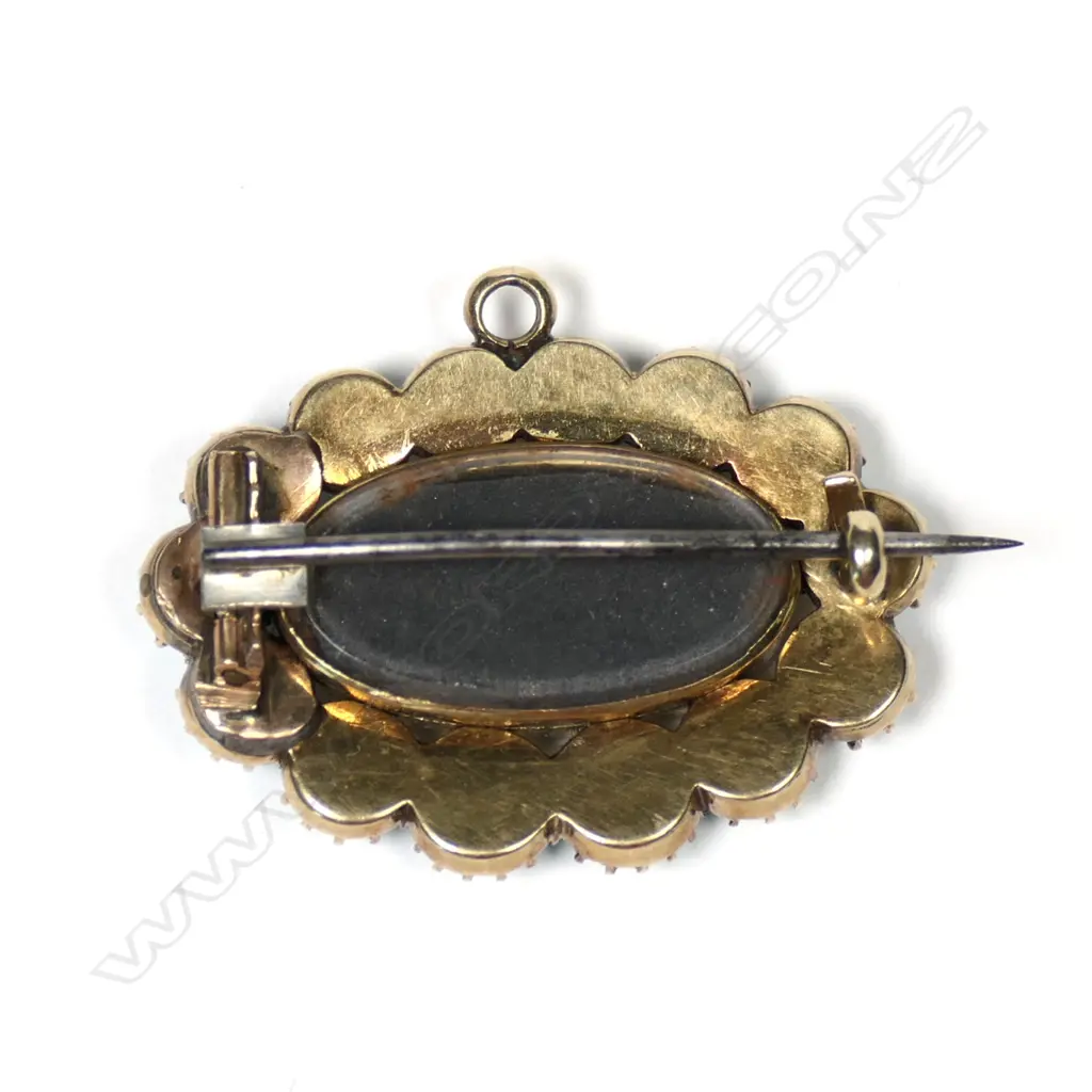 A Victorian 15ct gold and turquoise mourning brooch Image 1++