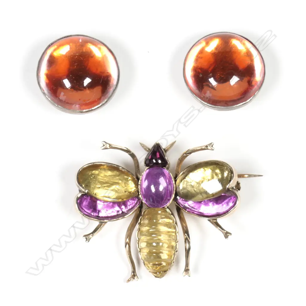 A Georgian 15ct gold insect brooch Image 1++