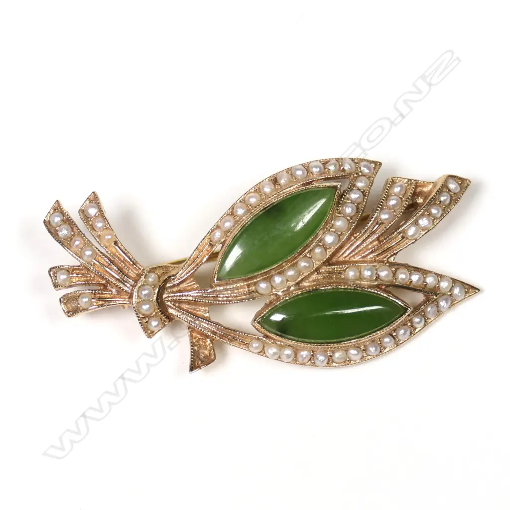 A 9ct gold pearl and pounamu brooch Image 1++