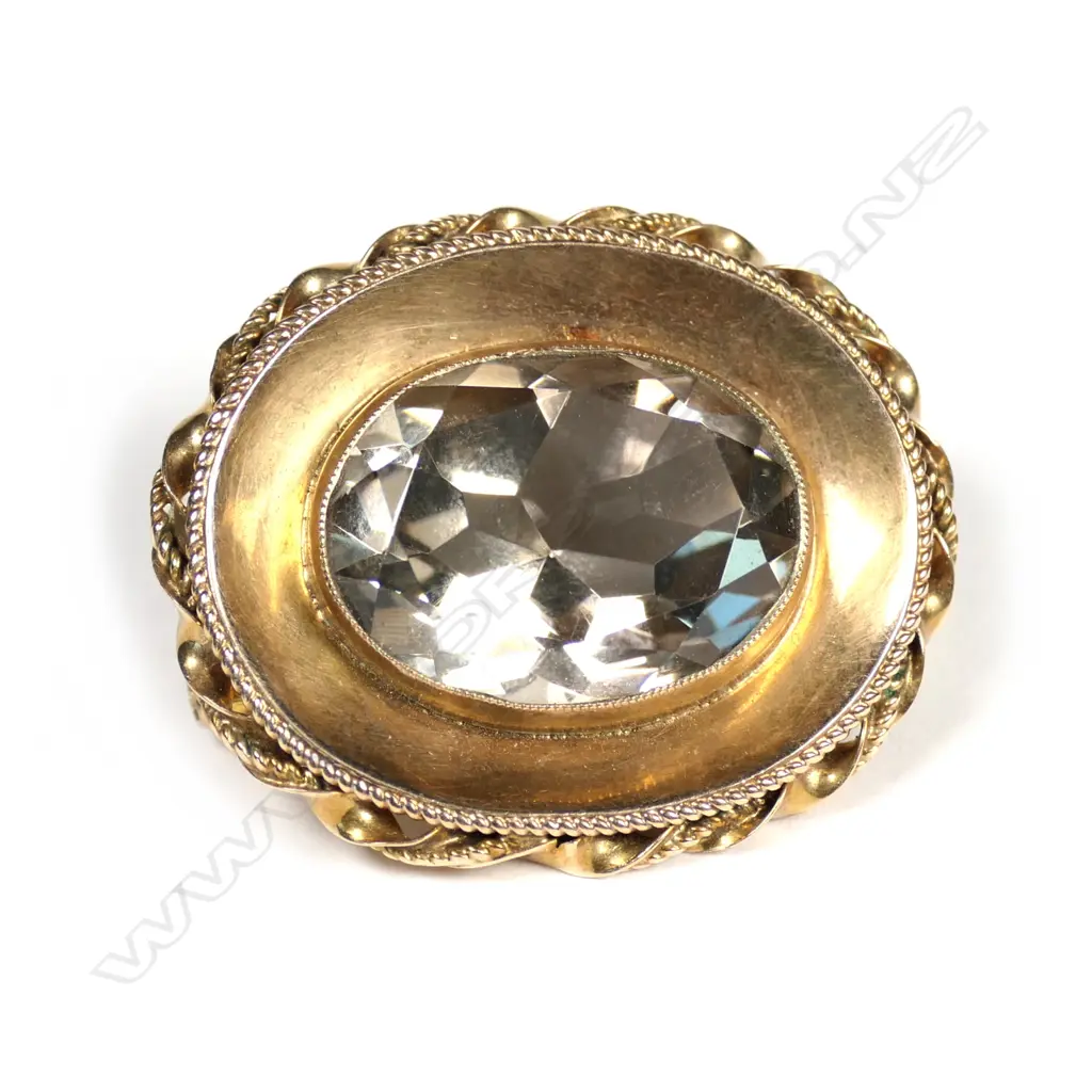 A 9ct gold and citrine brooch Image 1++