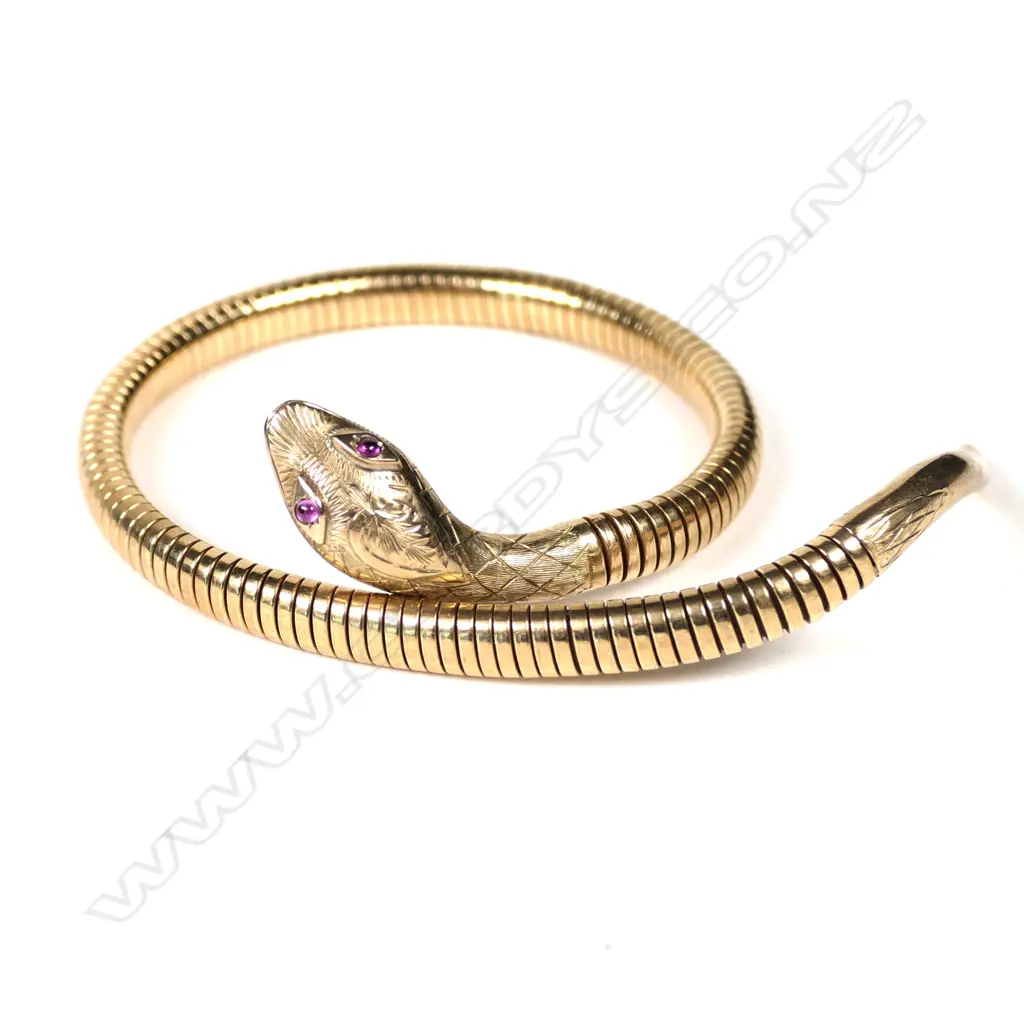 A vintage 9ct gold snake bracelet Image 1++