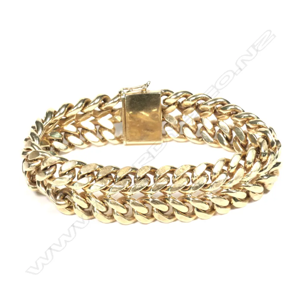 An uncommon vintage Tiffany heavy 14ct yellow gold bracelet Image 1++