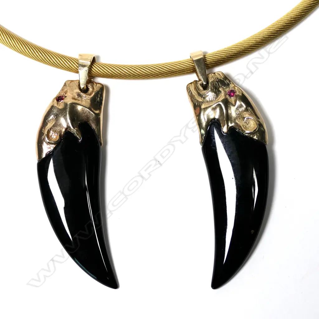 A vintage18ct gold and 9ct gold necklace Image 1++