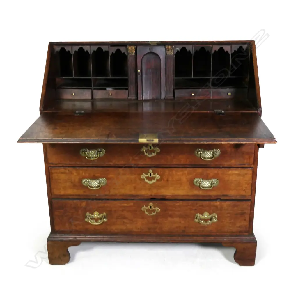 A George III oak fall front bureau Image 1++