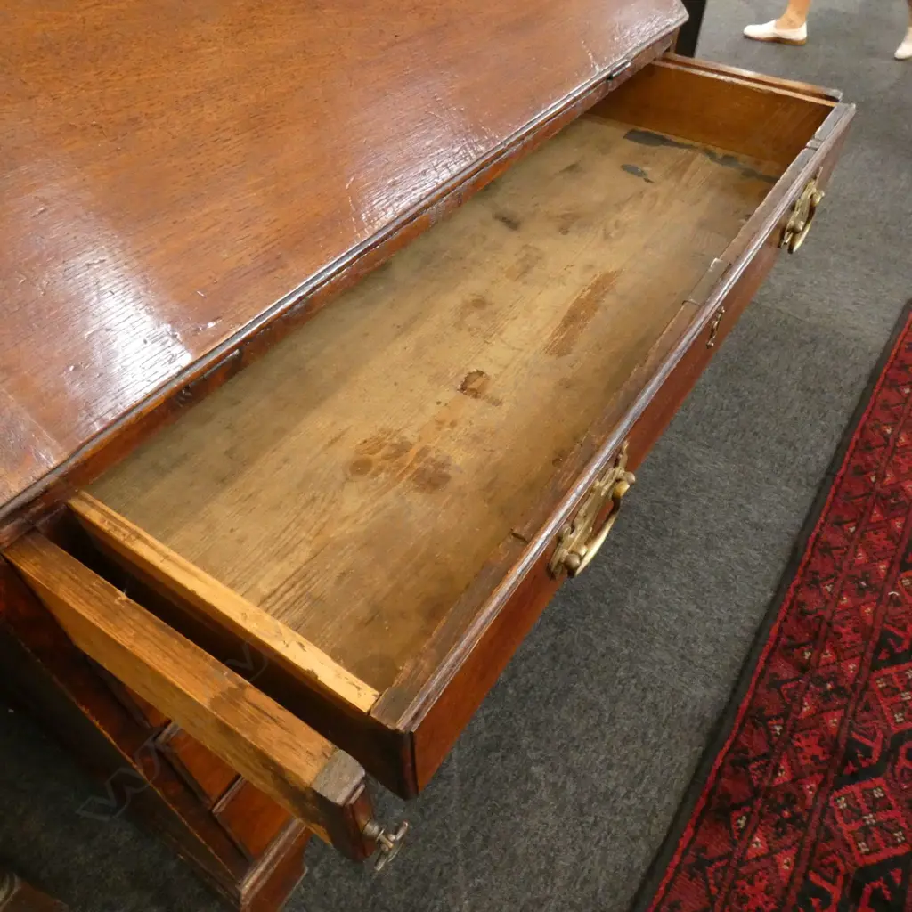 A Georgian oak bureau bookcase Image 1++