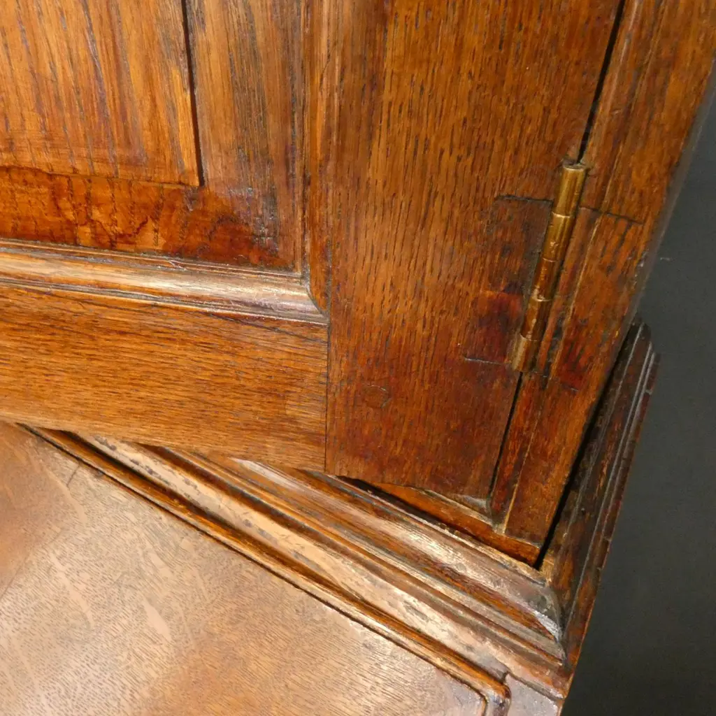 A Georgian oak bureau bookcase Image 1++
