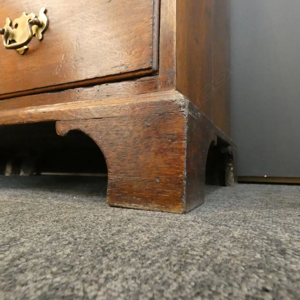 A Georgian oak bureau bookcase Image 1++