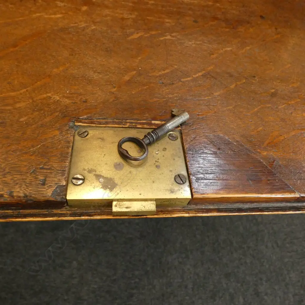 A Georgian oak bureau bookcase Image 1++