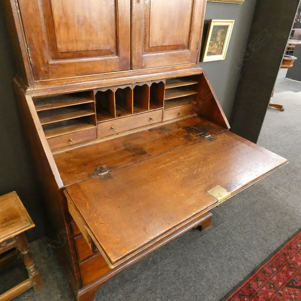 A Georgian oak bureau bookcase Image 1++