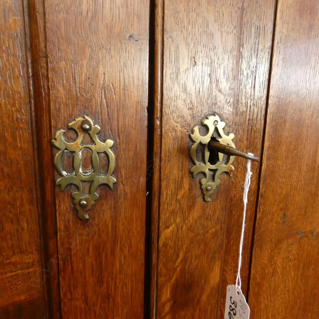 A Georgian oak bureau bookcase Image 1++