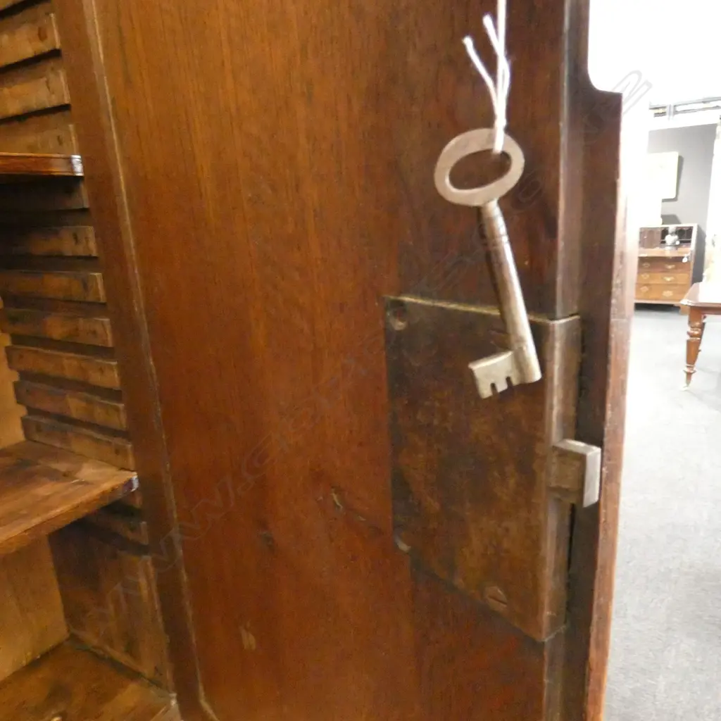 A Georgian oak bureau bookcase Image 1++