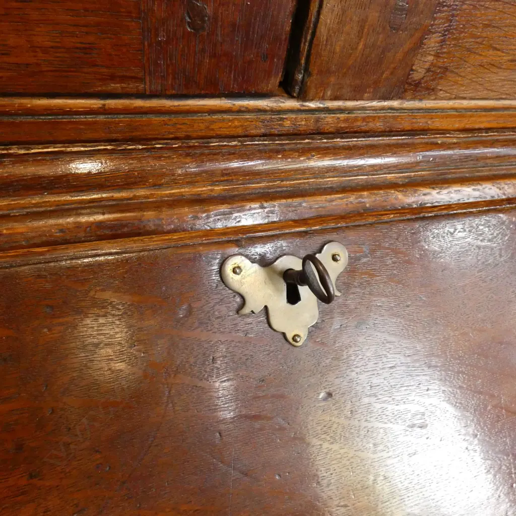 A Georgian oak bureau bookcase Image 1++