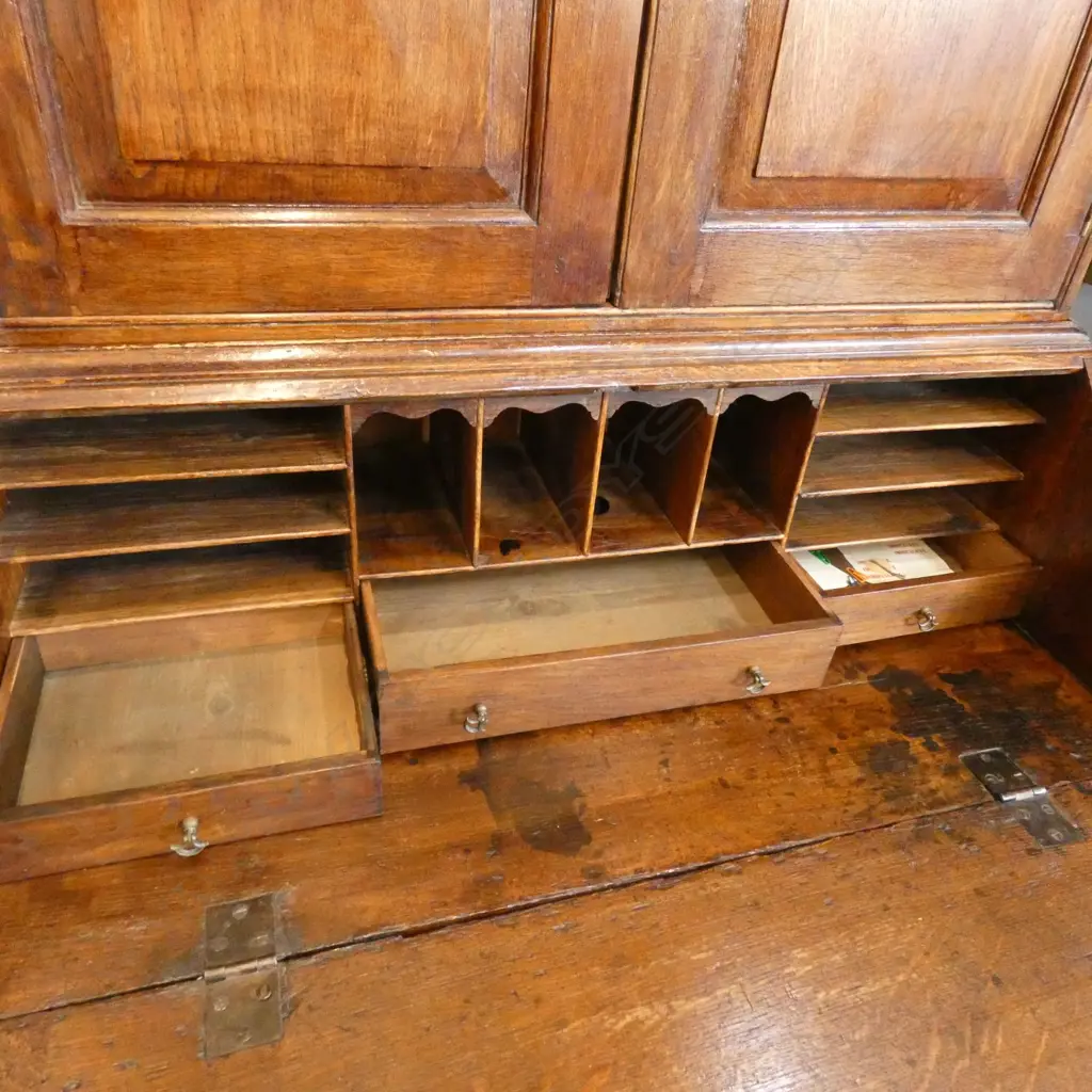 A Georgian oak bureau bookcase Image 1++