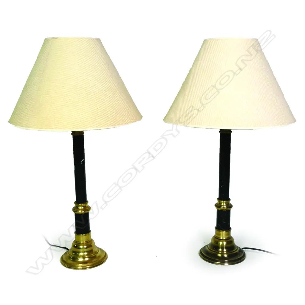 A pair of brass and marble table lamps Image 1++